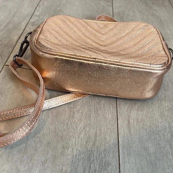 NWT BORSE IN PELLE Rose Gold Metallic Crossbody Bag with Tassel Made in Italy - Picture 4 of 13
